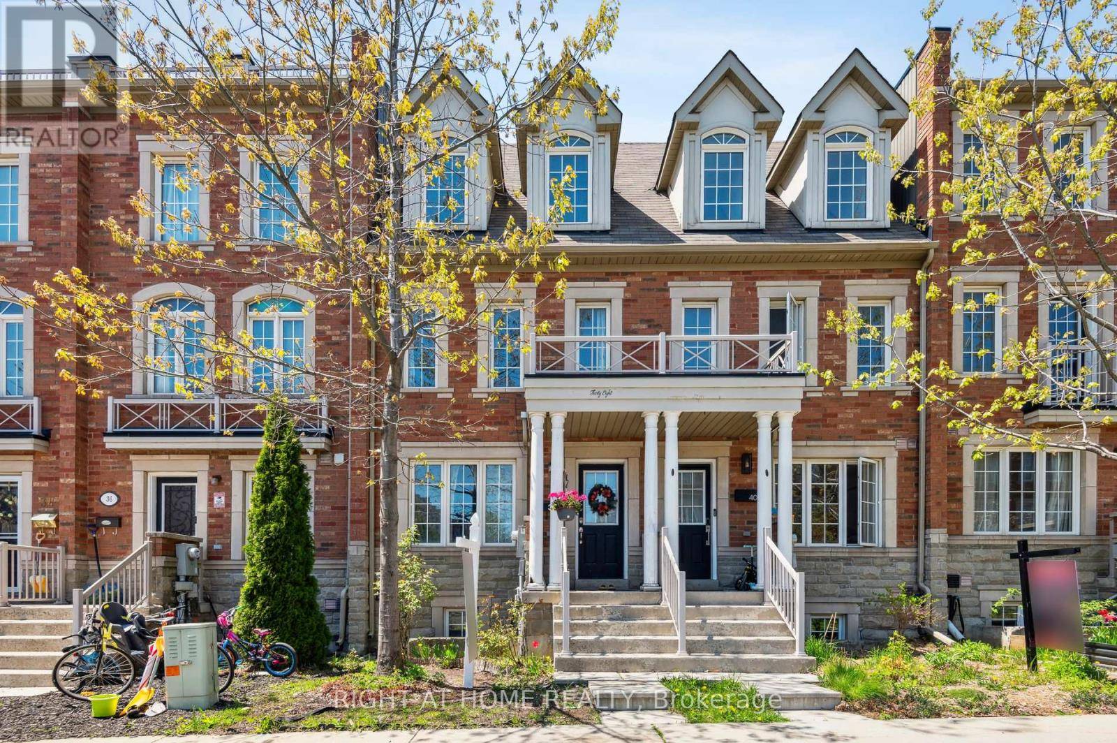 Toronto (downsview-roding-cfb), ON M3L0E7,38 ODOARDO DI SANTO CIRCLE