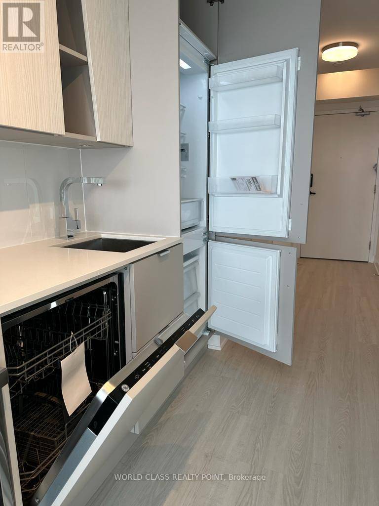 Mississauga (city Centre), ON L5B0M4,3883 Quartz RD #1207