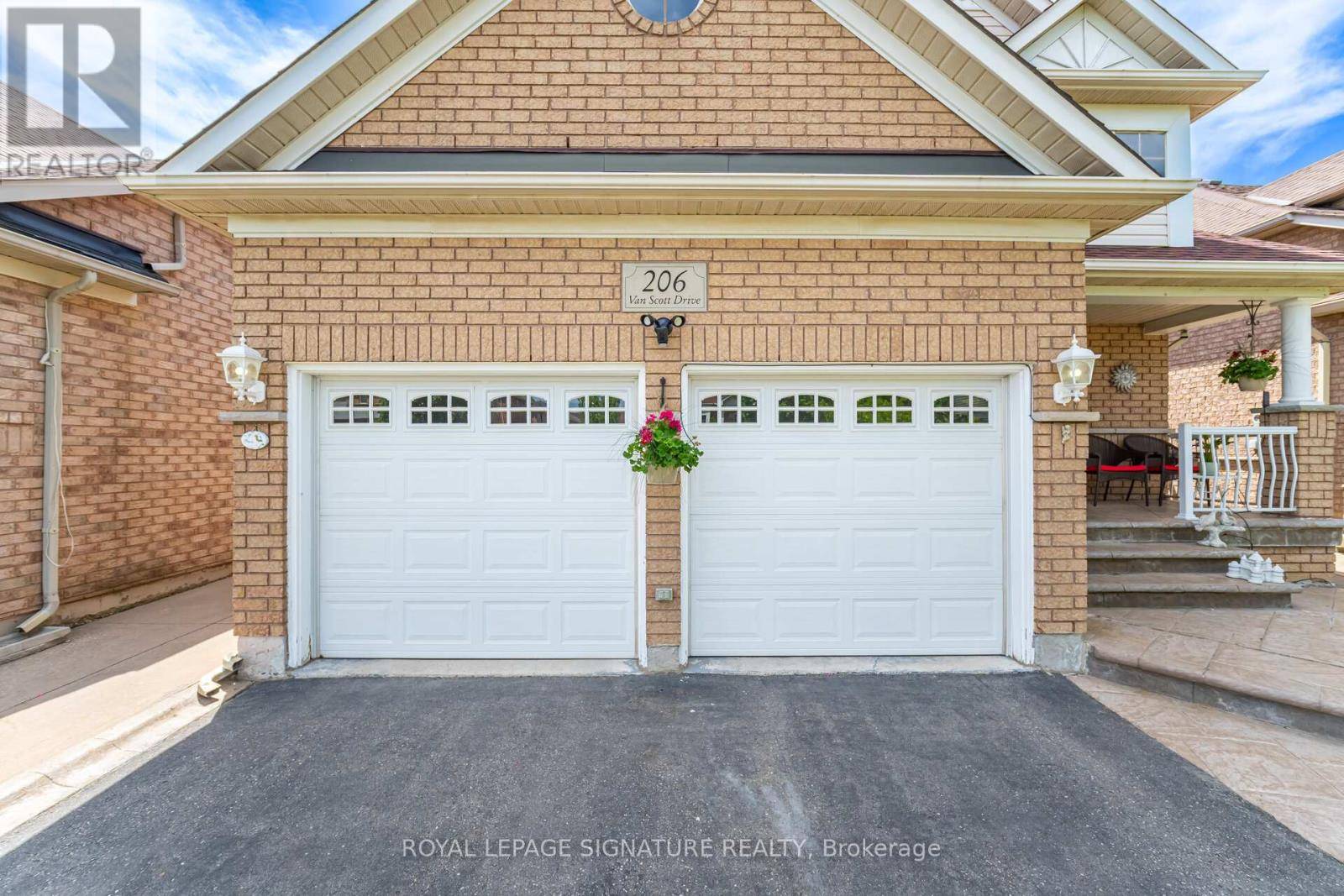 Brampton (northwest Sandalwood Parkway), ON L7A1V9,206 VAN SCOTT DRIVE