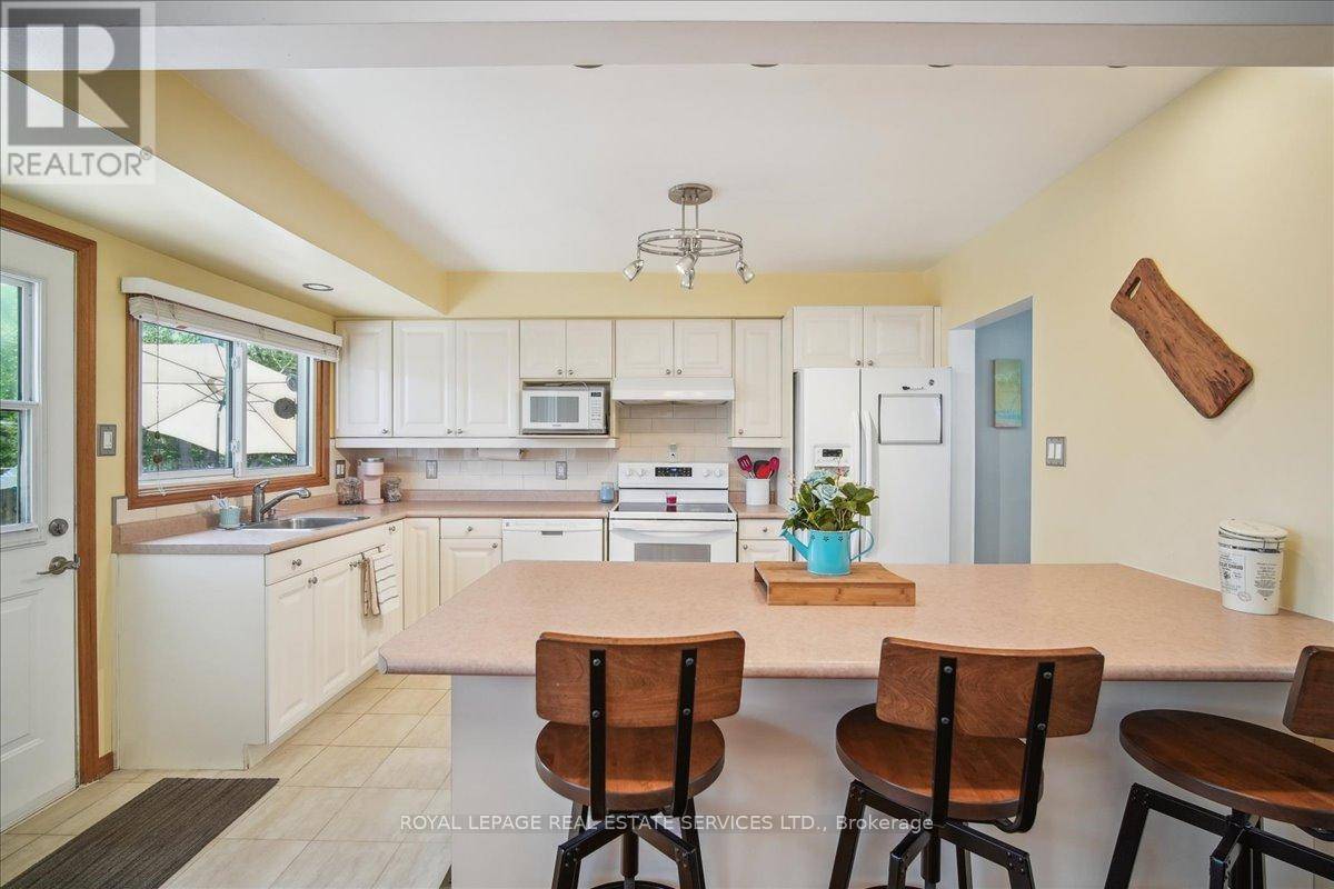 Burlington (appleby), ON L7L4R1,355 HAMPTON HEATH ROAD