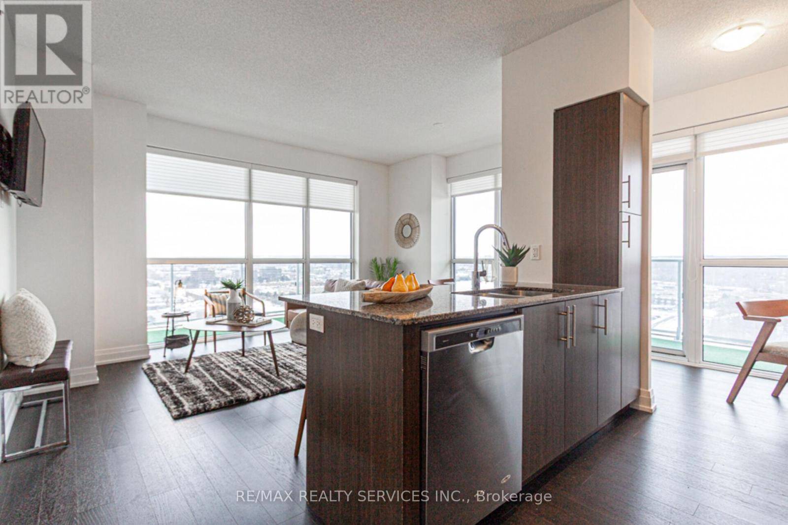 Oakville (qe Queen Elizabeth), ON L6K0J1,65 Speers RD #1911