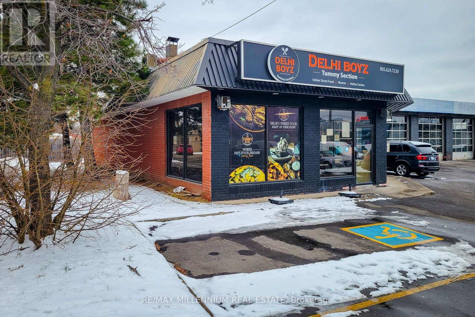 Mississauga (dixie), ON L4X1M3,2121 Dundas ST East #1