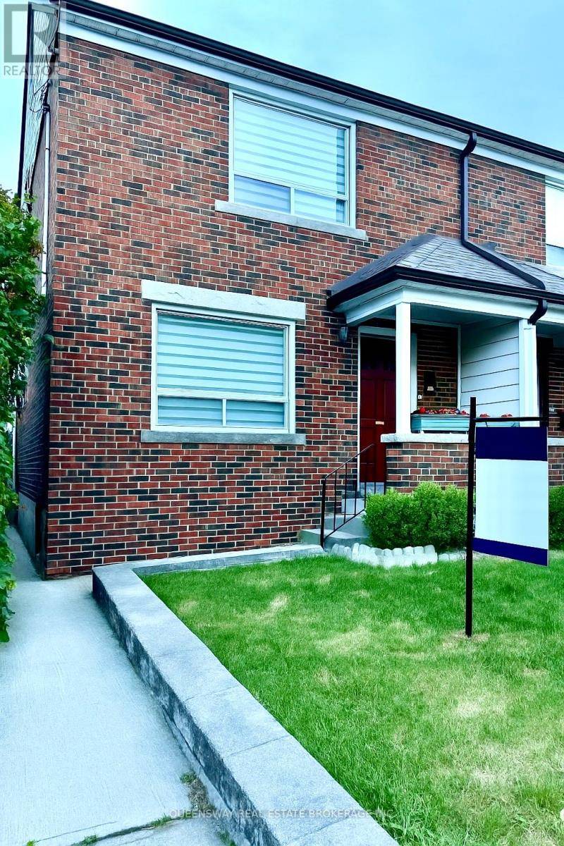 Toronto (lambton Baby Point), ON M6S3Z8,420 JANE STREET
