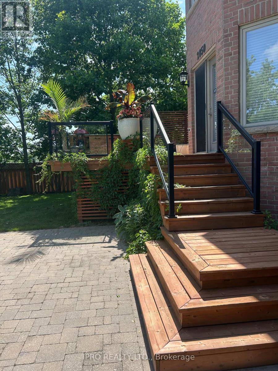 Burlington (rose), ON L7G4A6,2050 HADFIELD COURT