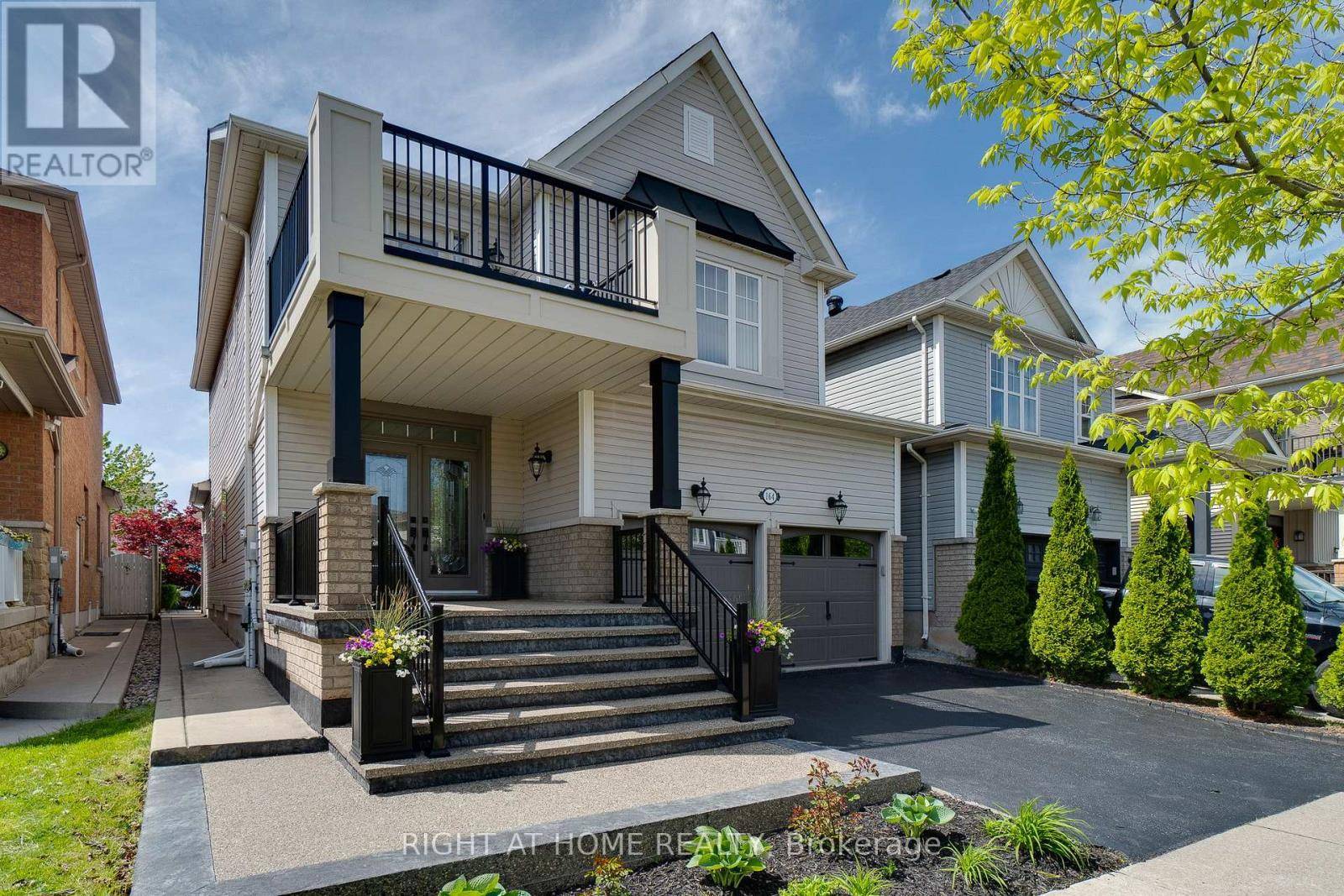 Milton (de Dempsey), ON L9T6E5,164 COOKE CRESCENT