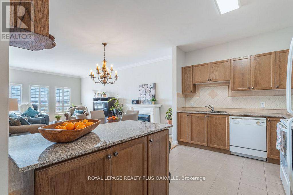 Oakville (ga Glen Abbey), ON L6M5G1,1499 Nottinghill Gate #403