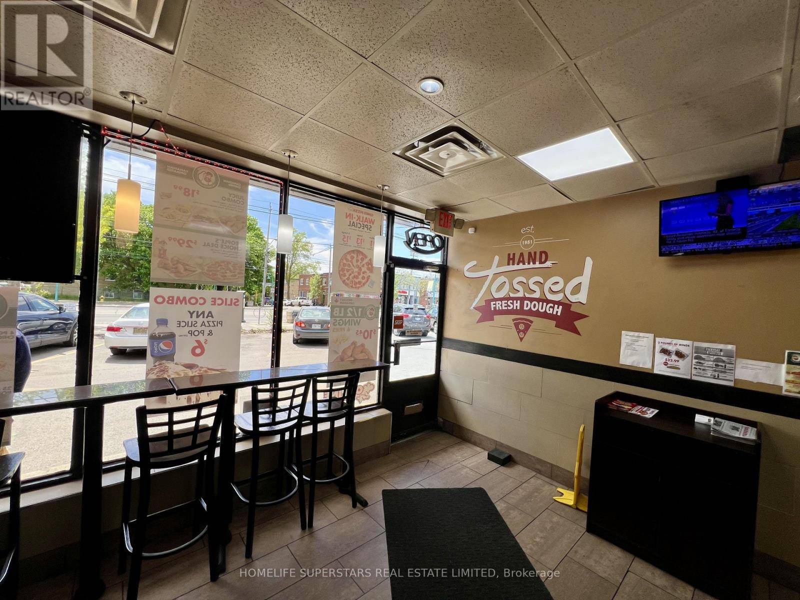 Toronto (long Branch), ON M8V1M4,3282 LAKESHORE BOULEVARD W