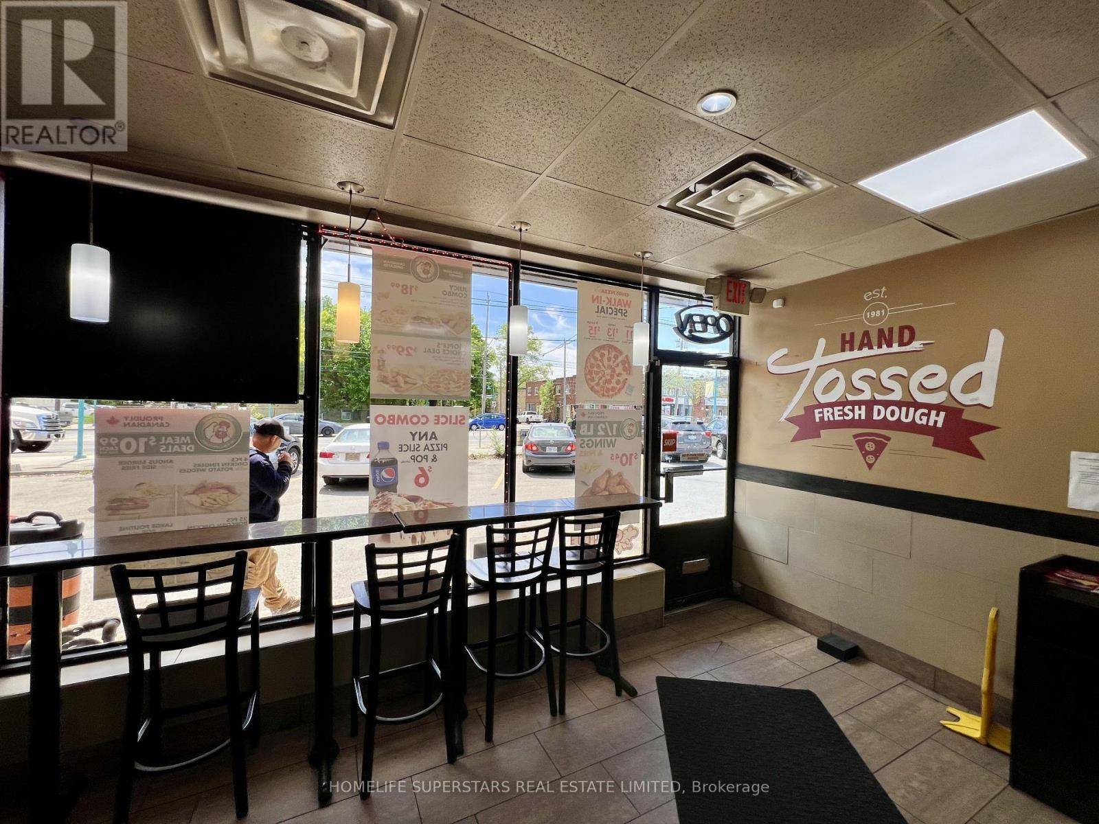 Toronto (long Branch), ON M8V1M4,3282 LAKESHORE BOULEVARD W