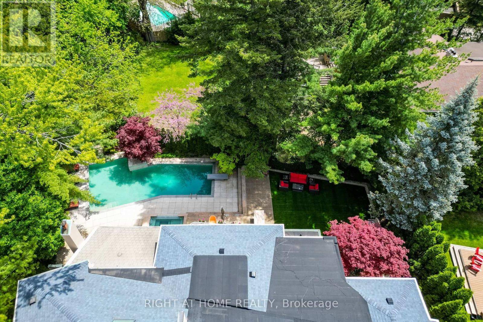 Toronto (princess-rosethorn), ON M9A1T6,1 FRIARS LANE