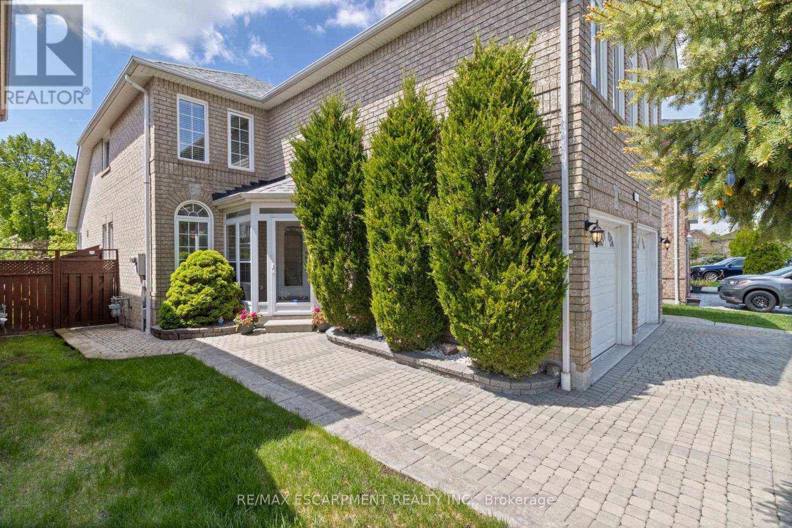 Mississauga (east Credit), ON L5V2C8,5414 KINGLET AVENUE