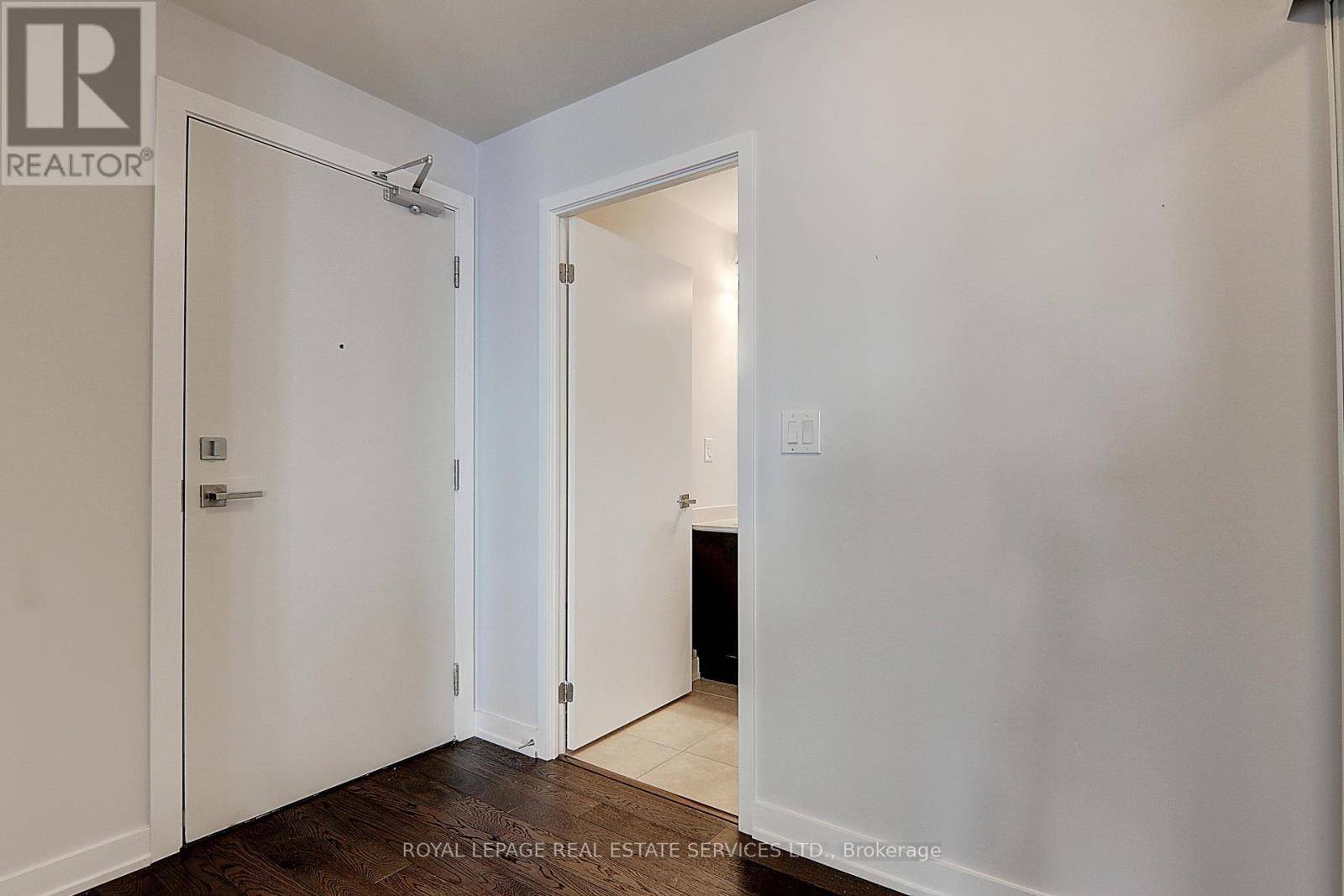 Mississauga (city Centre), ON L5B0J7,4011 Brickstone Mews #4510