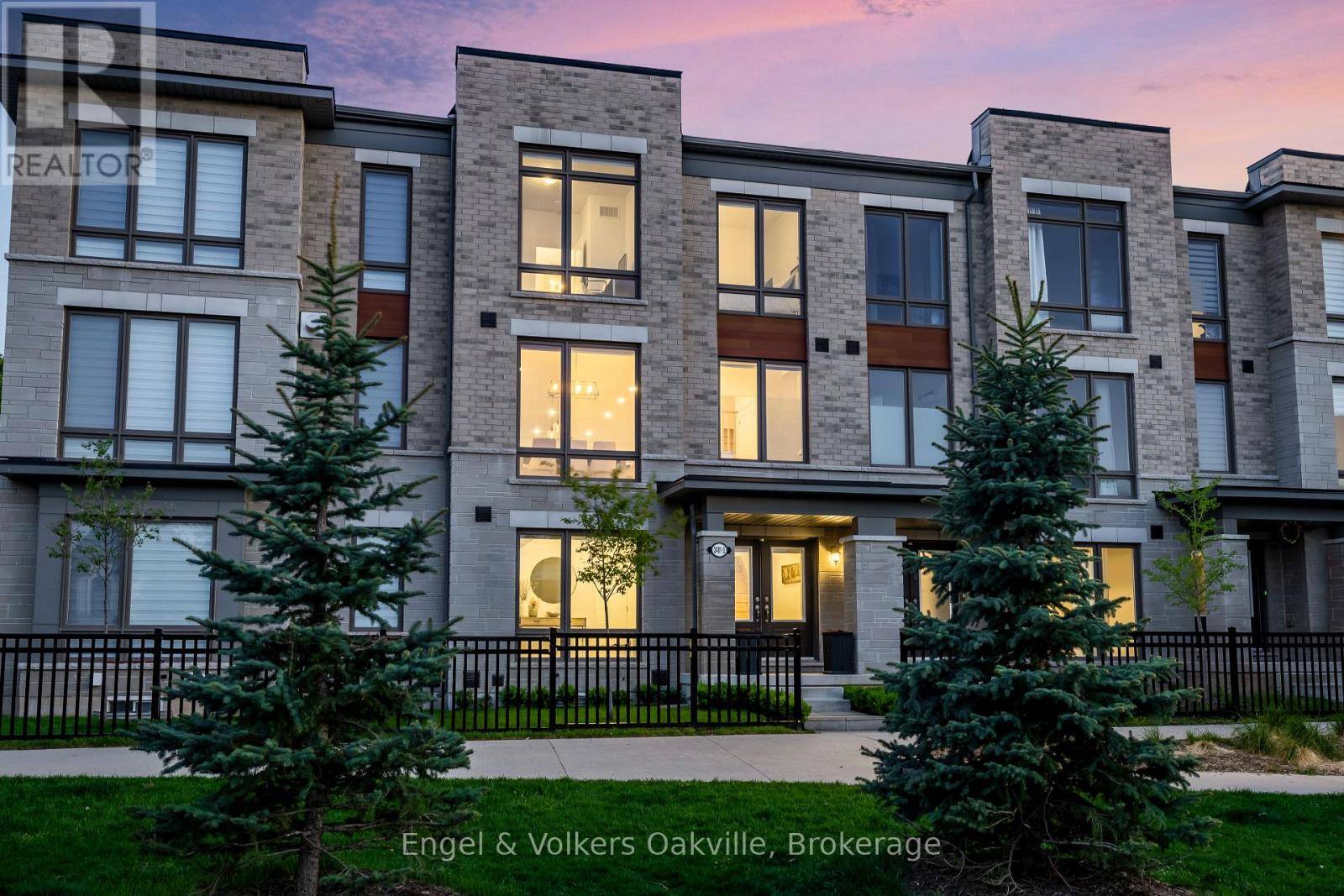 Oakville (ga Glen Abbey), ON L6M5M1,2481 Badger CRES #2