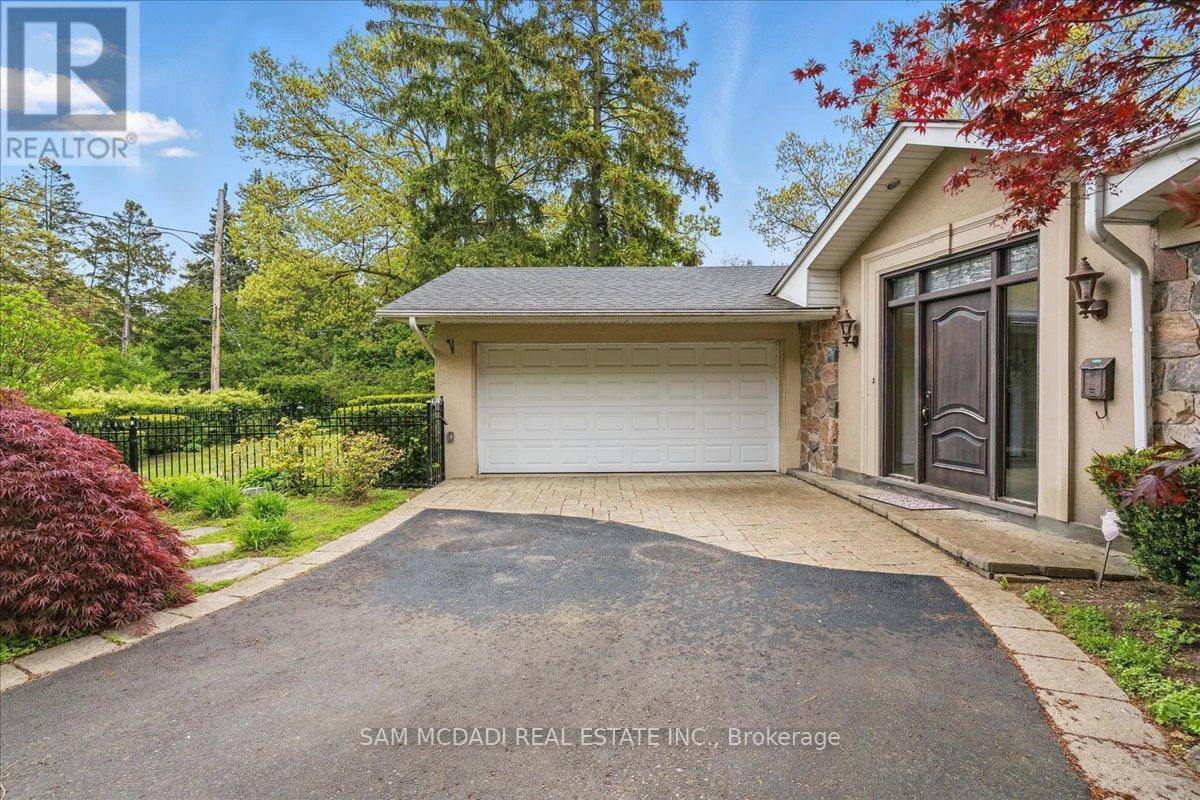 Mississauga (cooksville), ON L5B1R4,2076 AUTUMN BREEZE DRIVE S