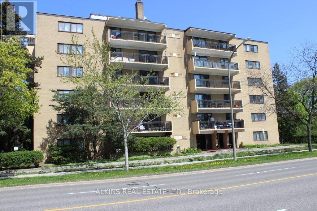 Toronto (islington-city Centre West), ON M9B4A5,557 The East Mall #501