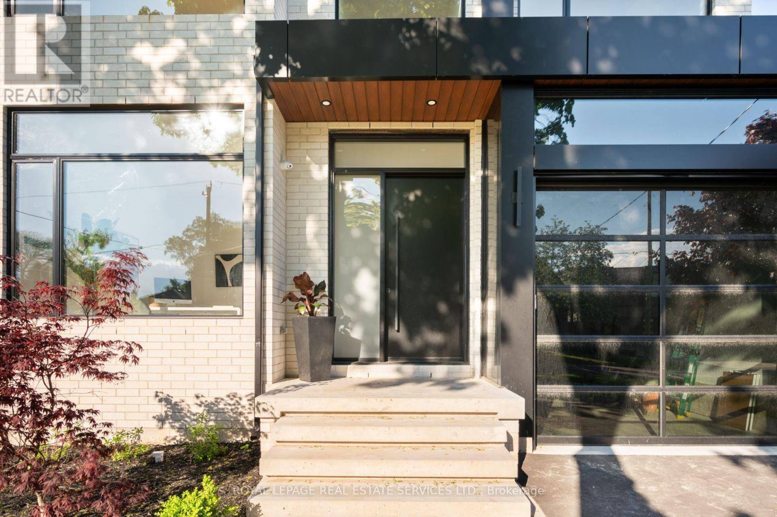 Toronto (alderwood), ON M8W3E2,263 THIRTIETH STREET