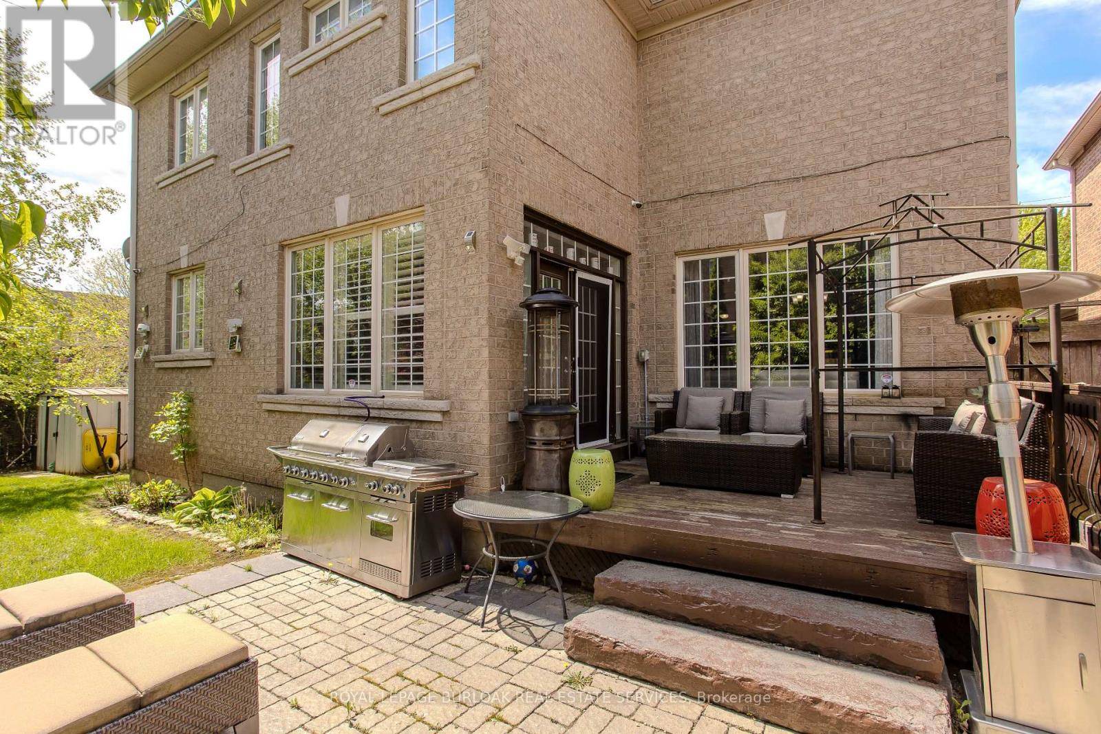 Oakville (br Bronte), ON L6L6W8,373 BURLOAK DRIVE