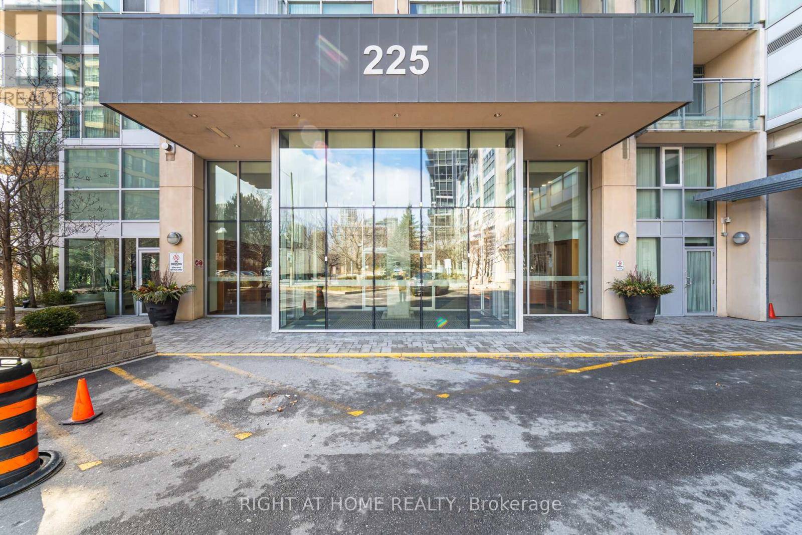 Mississauga (city Centre), ON L5B4P2,225 Webb DR #2308