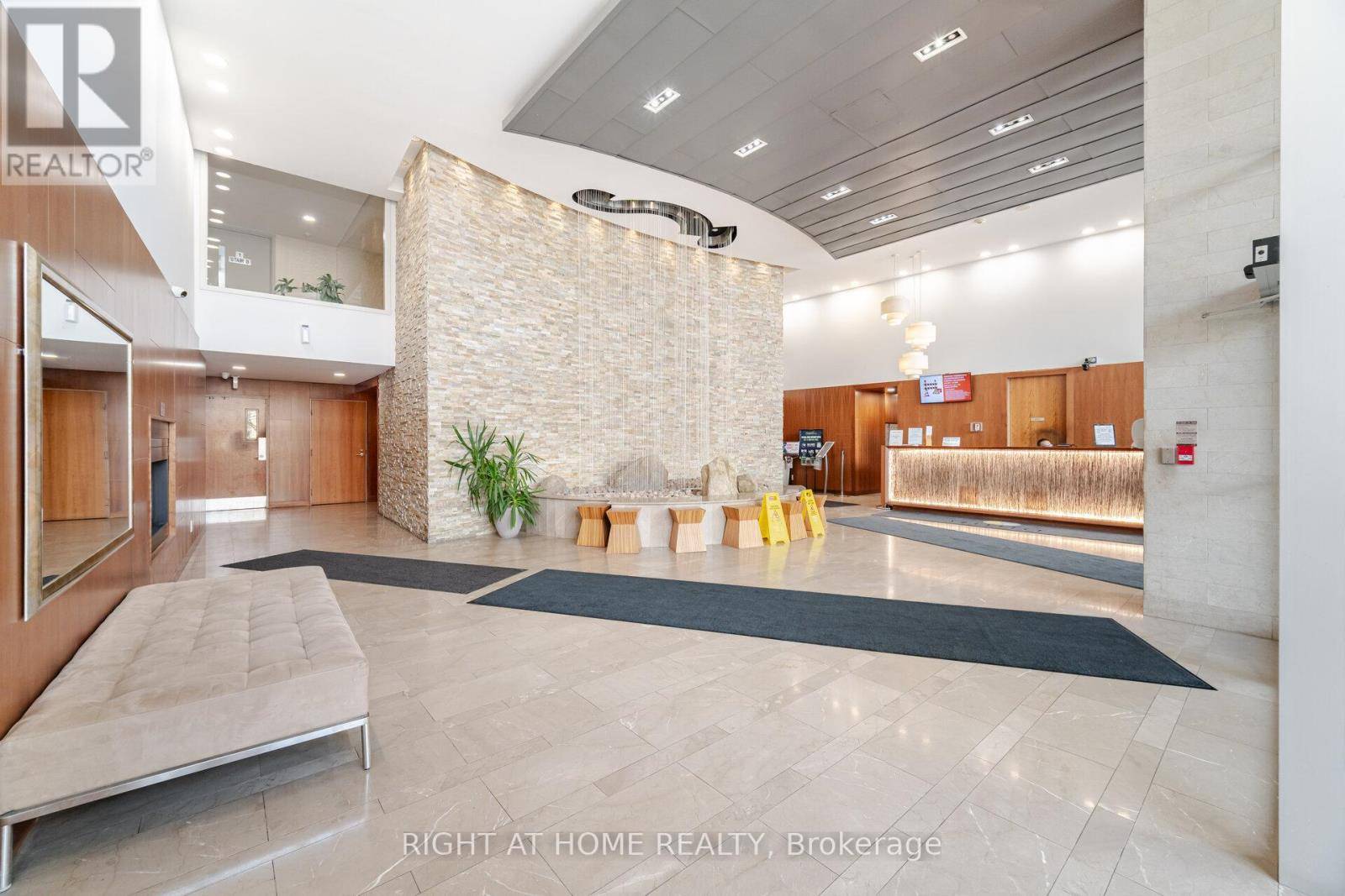 Mississauga (city Centre), ON L5B4P2,225 Webb DR #2308