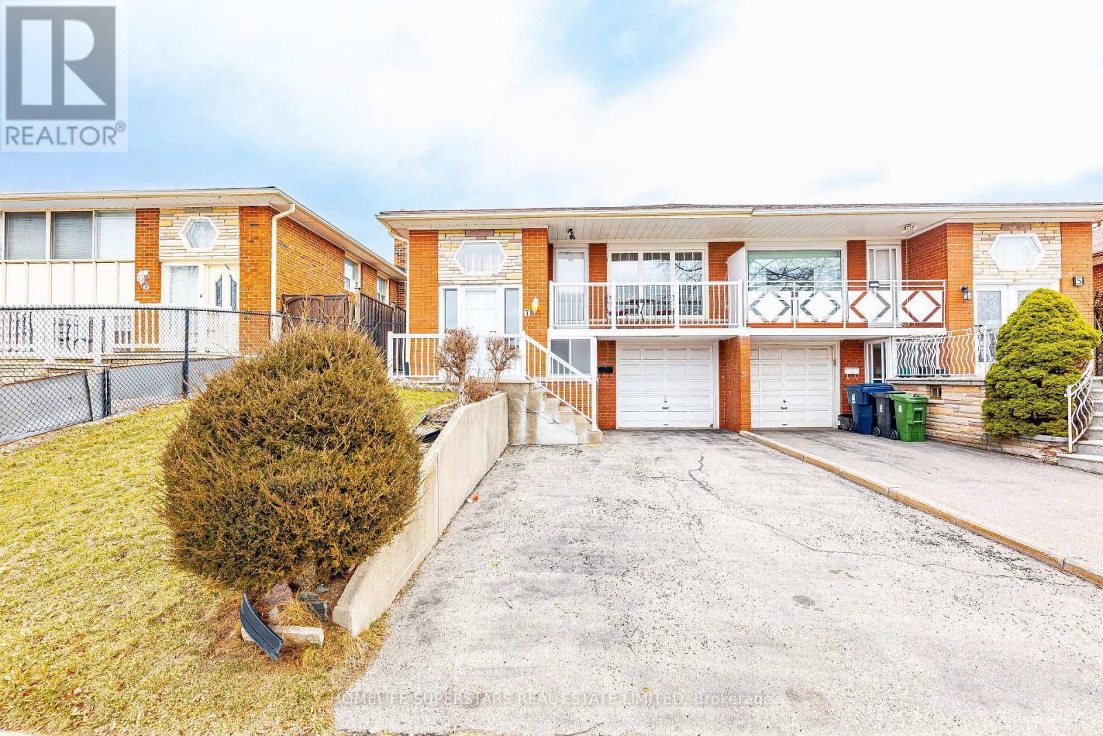 Toronto (humber Summit), ON M9L2H3,7 BENRUBIN DRIVE