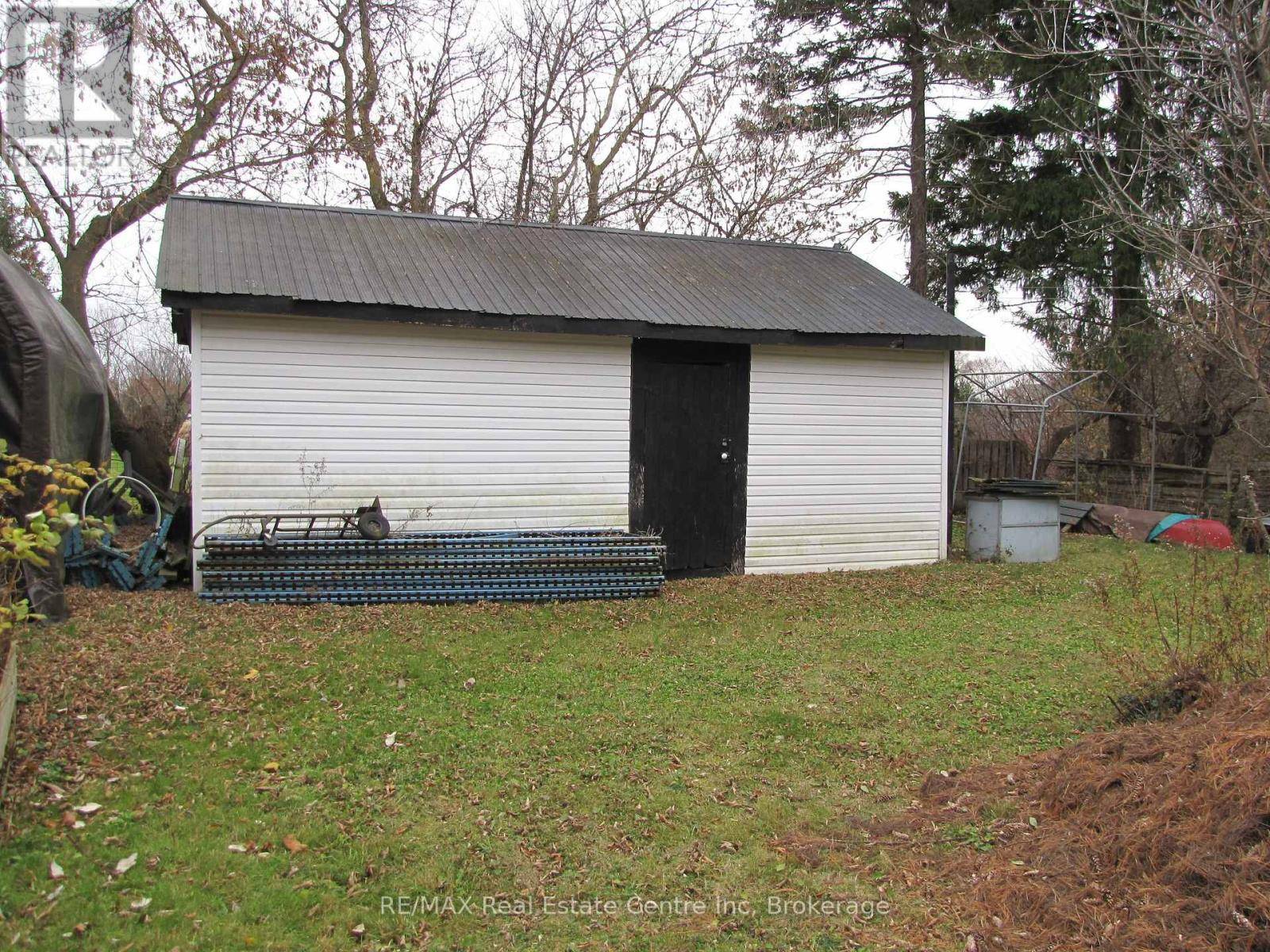 Milton (moffat), ON L0P1J0,11012 FIRST LINE
