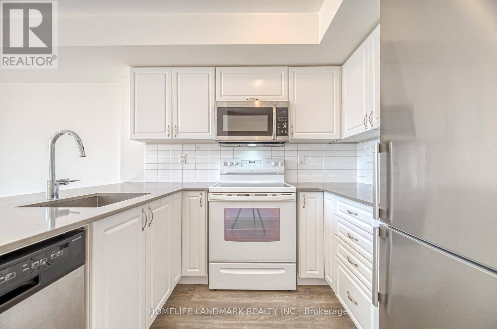 Toronto (downsview-roding-cfb), ON M3K0B5,183 William Duncan RD #3