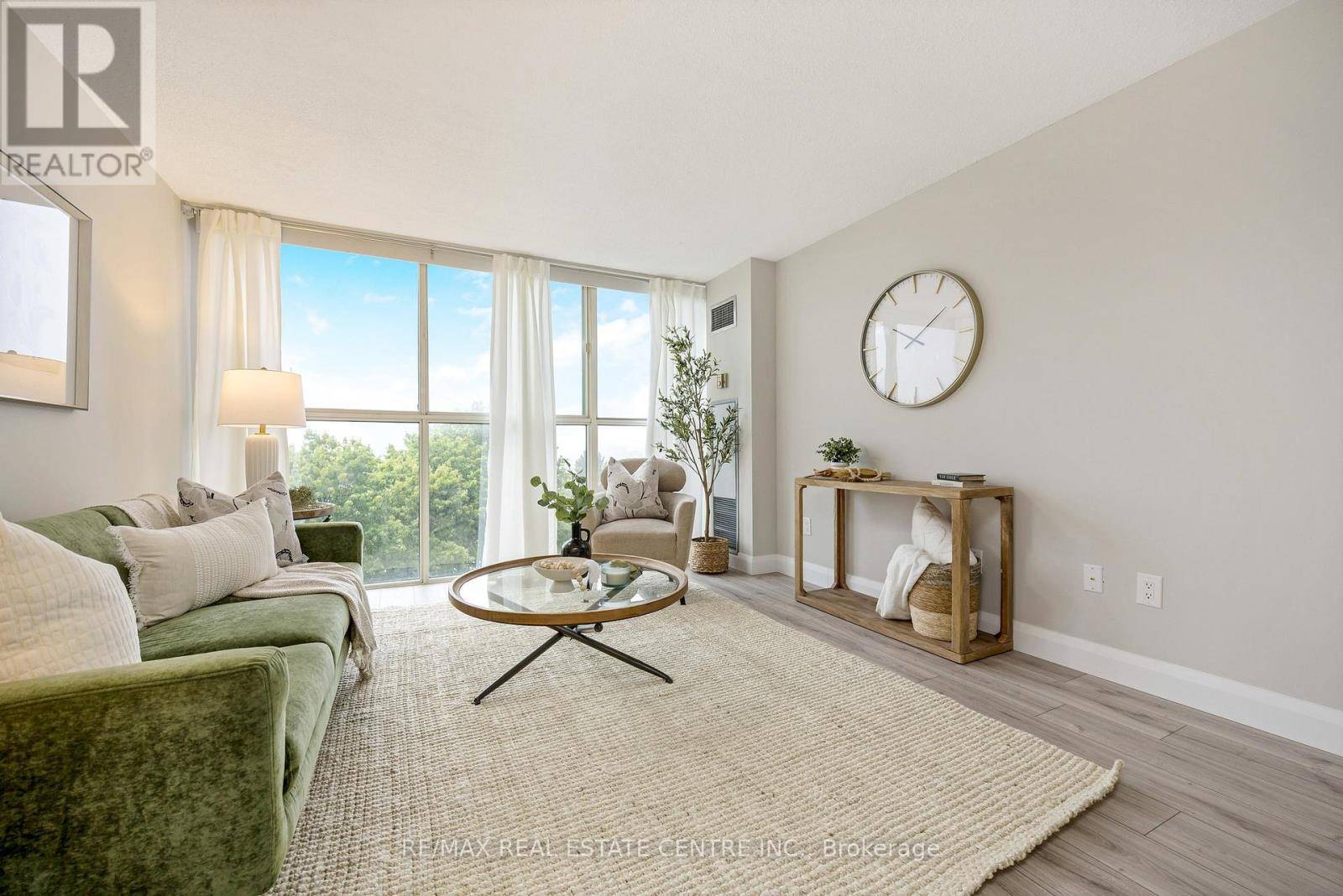 Mississauga (city Centre), ON L4Z2Y8,4185 Shipp DR #512