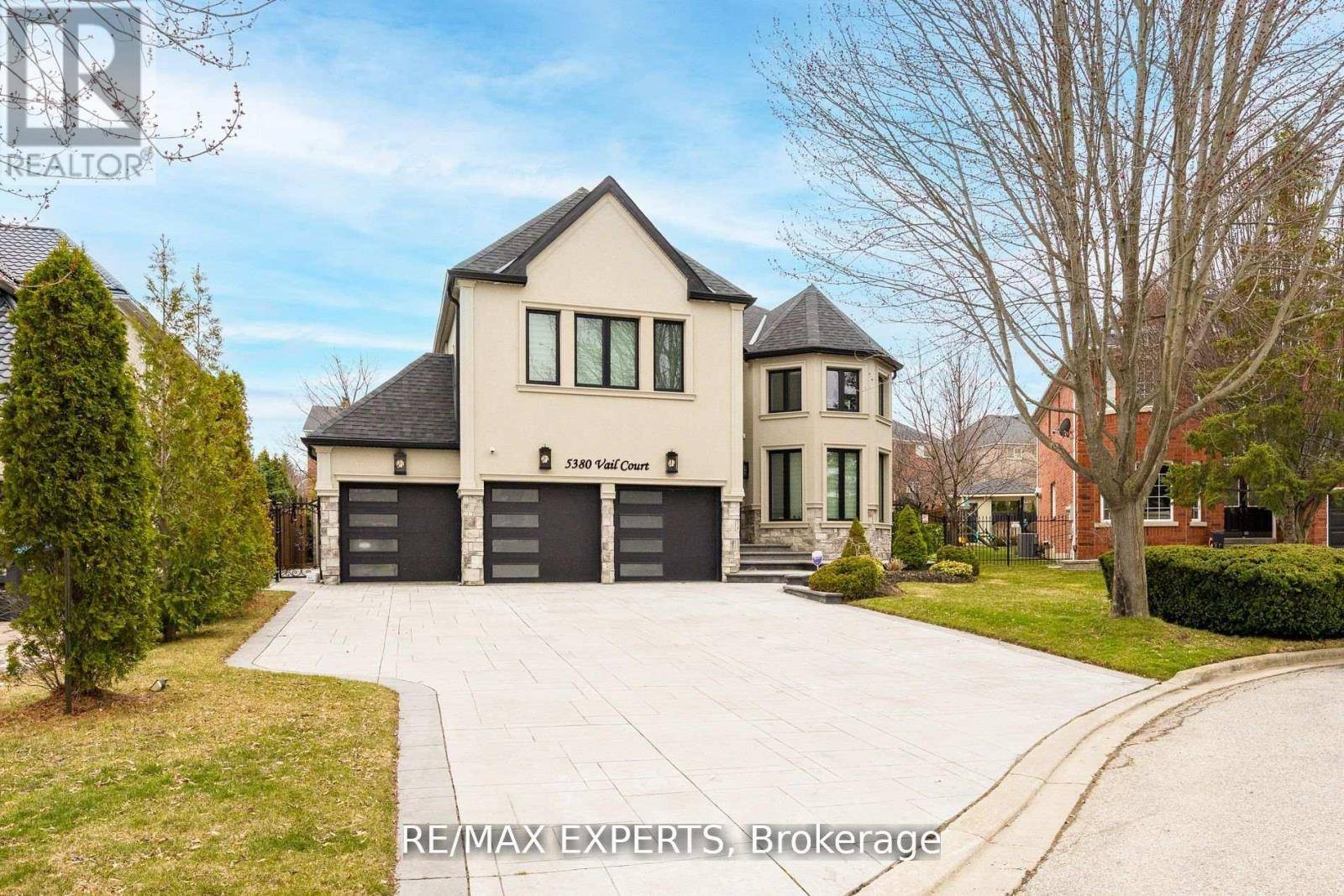 Mississauga (central Erin Mills), ON L5M6G9,5380 VAIL COURT