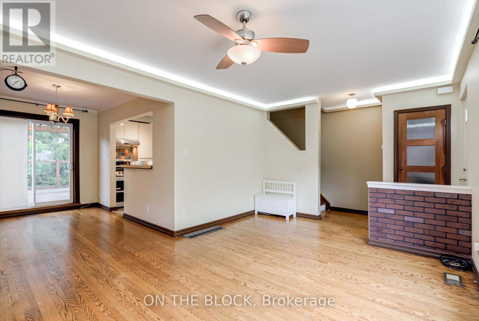 Toronto (lambton Baby Point), ON M6S2N2,41 VAN STASSEN BOULEVARD