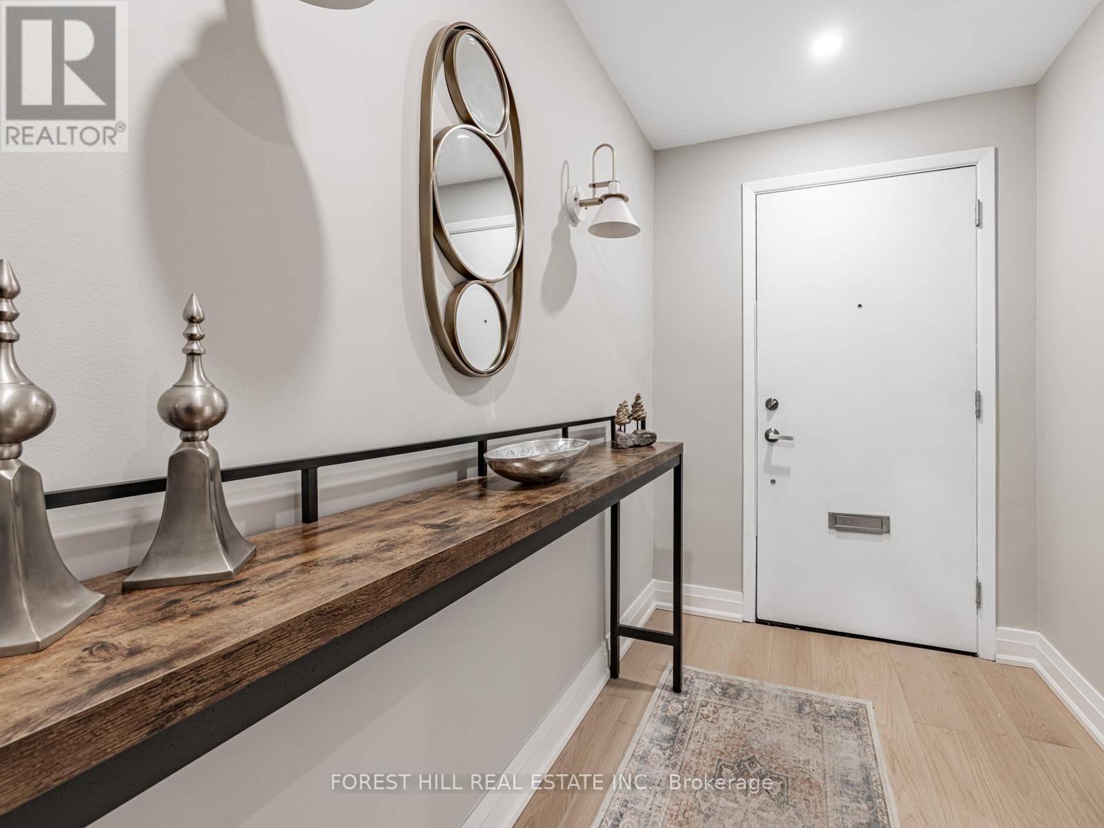 Toronto (markland Wood), ON M9C2A5,51 Broadfield DR #30