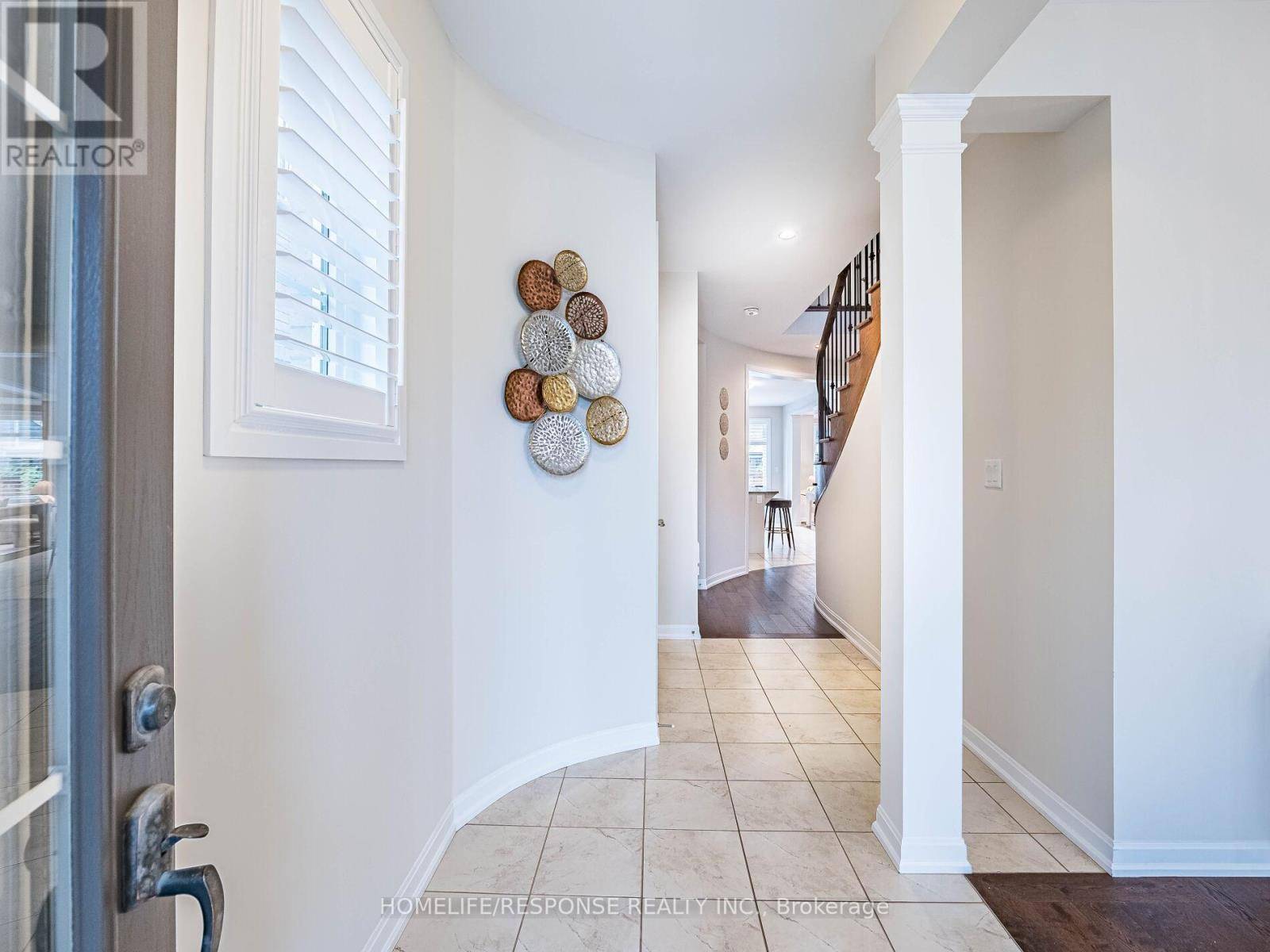 Oakville (go Glenorchy), ON L6H0M6,115 BEAVERIDGE AVENUE W