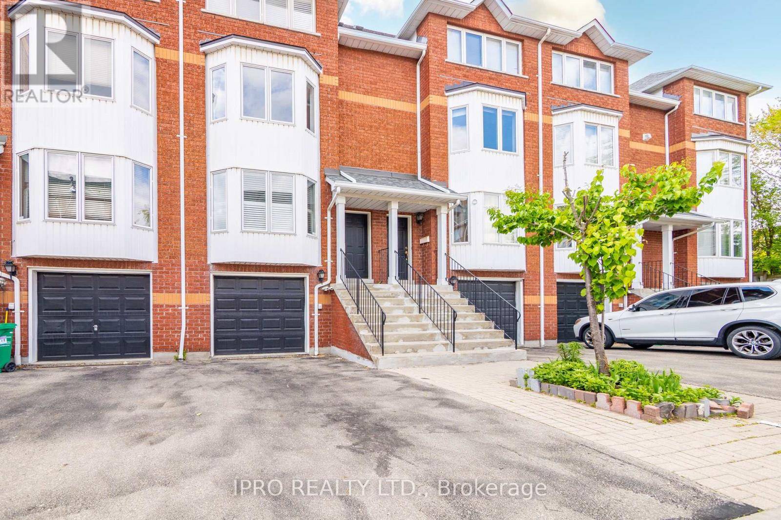 Mississauga (cooksville), ON L5B4J7,43 Agnes ST #12