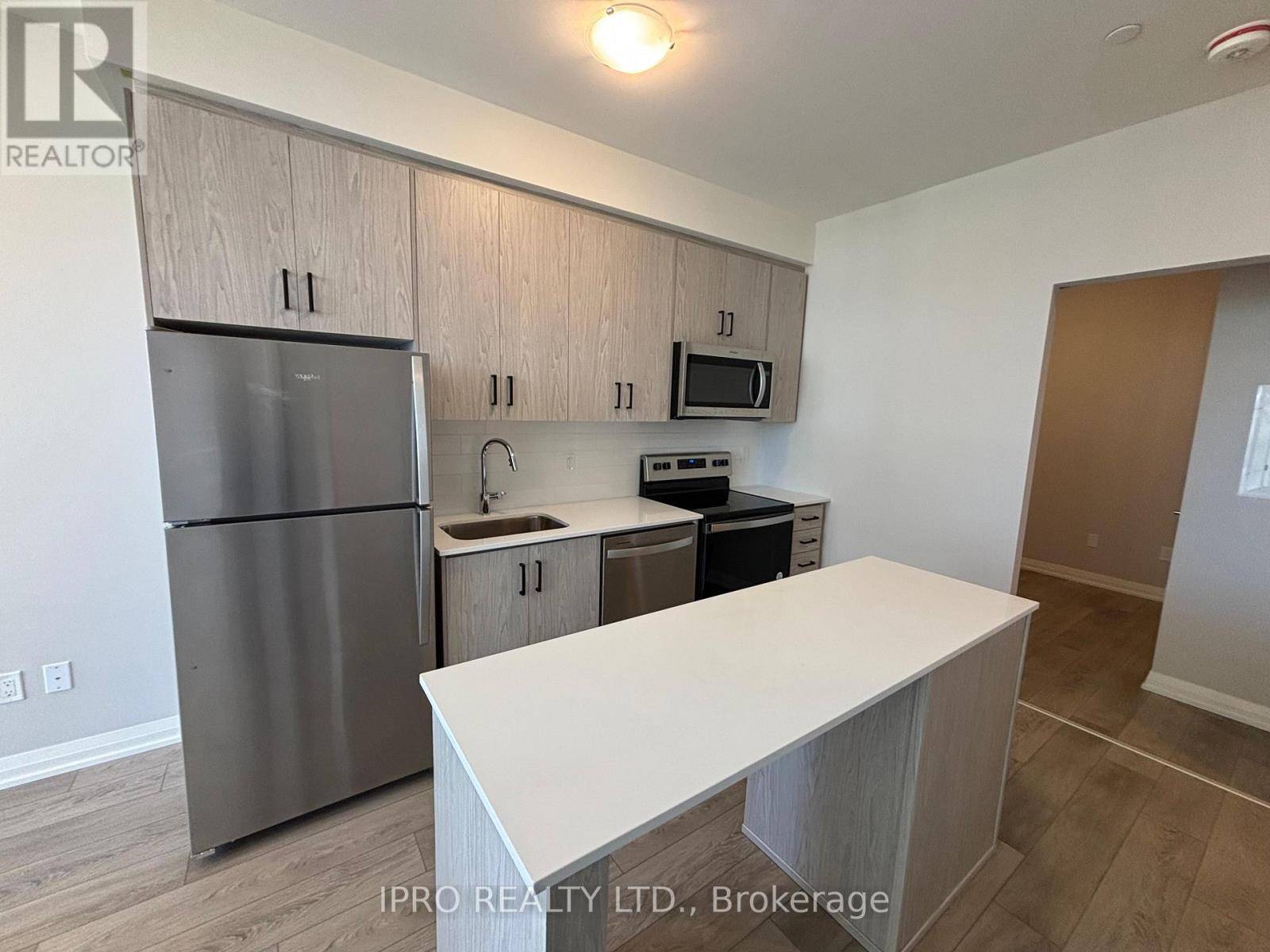 Oakville (wp Winston Park), ON L6H8A4,3006 William Cutmore BLVD #704