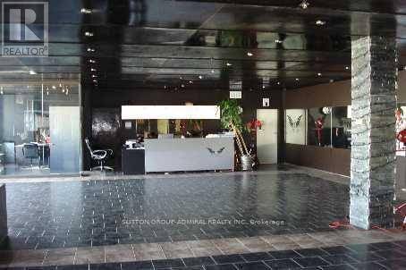 Toronto (york University Heights), ON M3J2C7,1017 FINCH AVENUE W