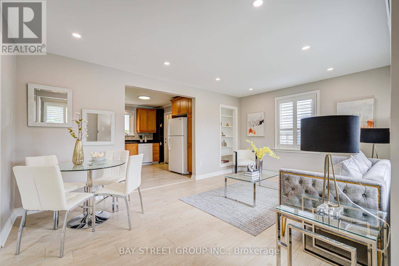 Oakville (co Central), ON L6K1W5,23 WASHINGTON AVENUE