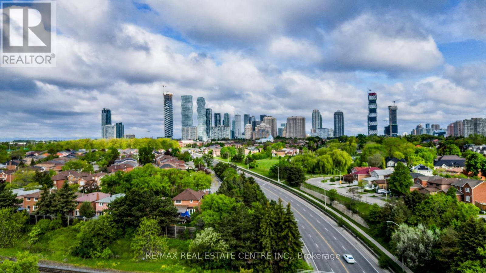 Mississauga (cooksville), ON L5B4B1,135 Hillcrest AVE #1403