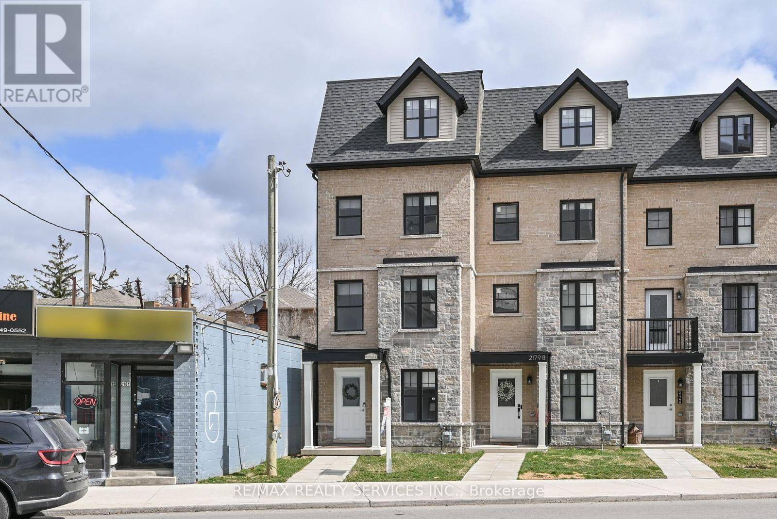 Toronto (weston), ON M9N0B5,2179C Weston RD #7