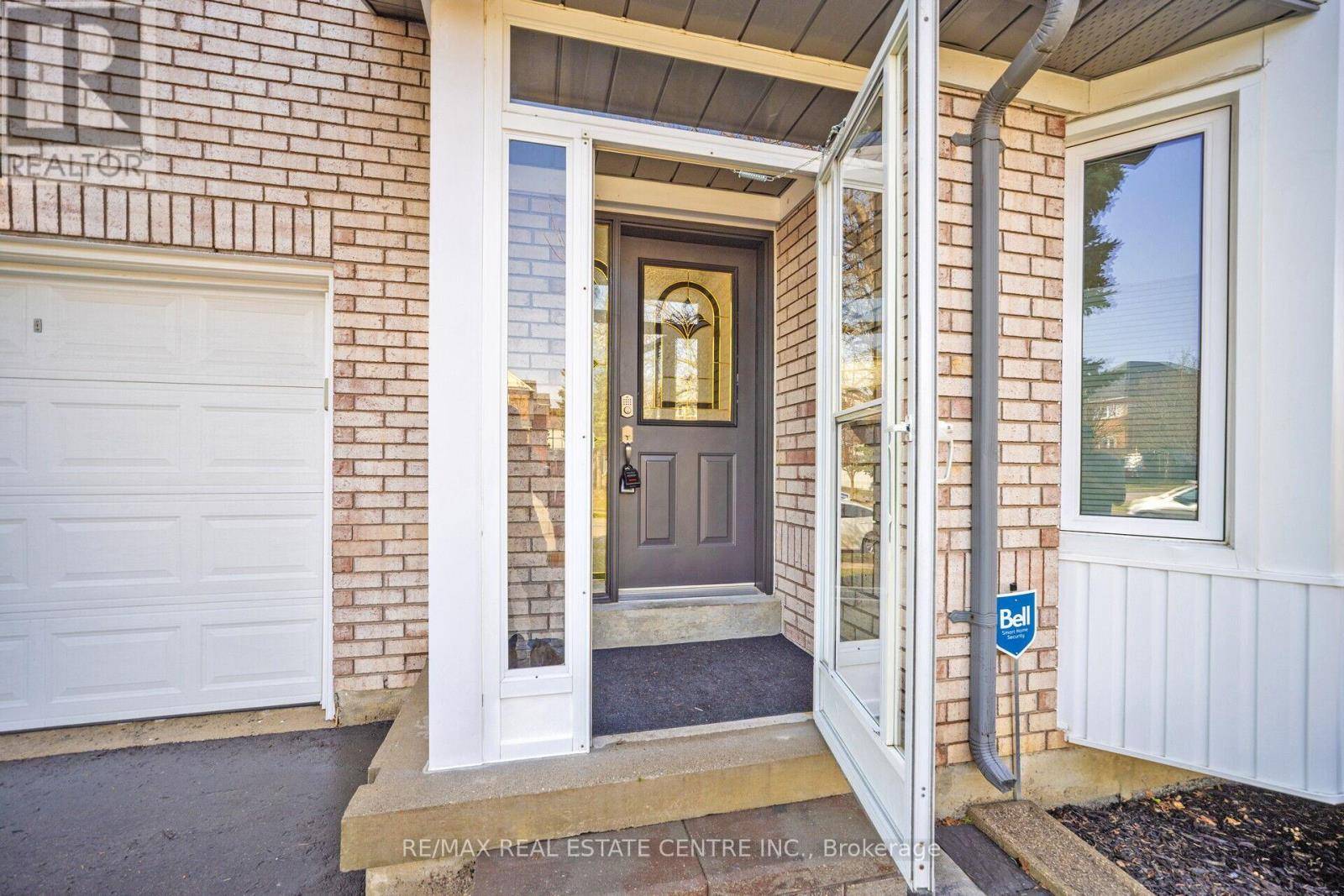Brampton (sandringham-wellington), ON L6R1H1,142 URAL CIRCLE