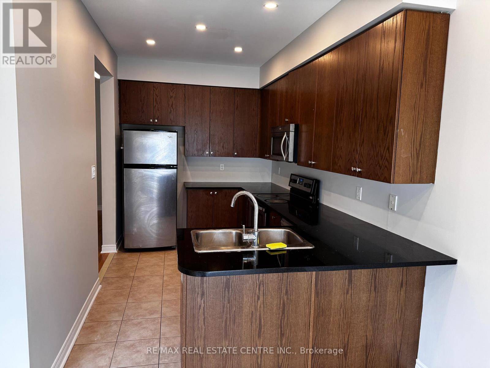 Milton (ha Harrison), ON L9T8P3,343 CEDRIC TERRACE