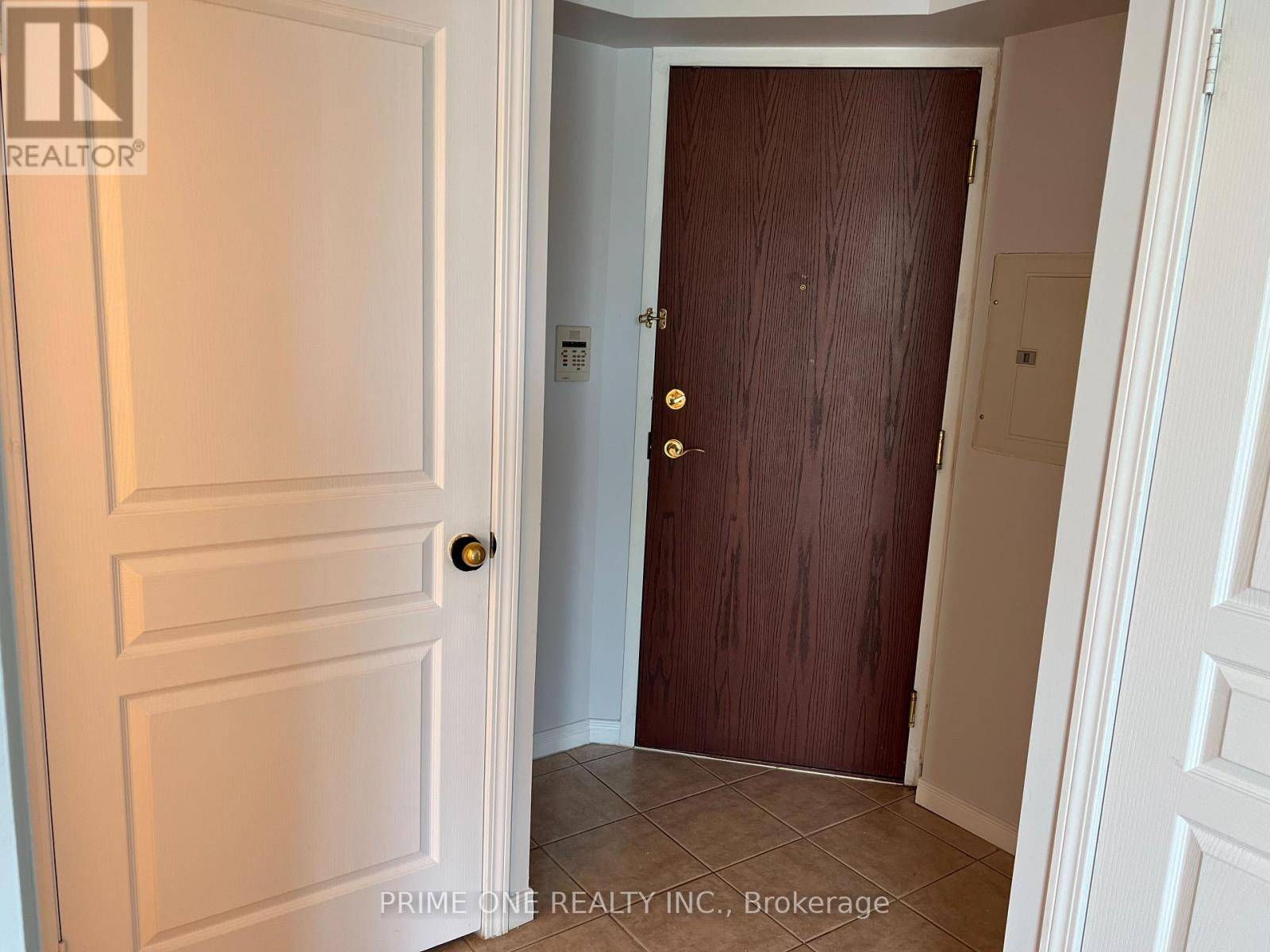 Mississauga (central Erin Mills), ON L5M6Z9,2545 Erin Centre BLVD #510