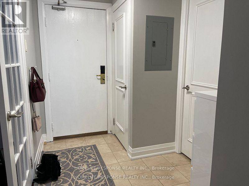 Toronto (downsview-roding-cfb), ON M3M2E9,2737 KEELE ST #212