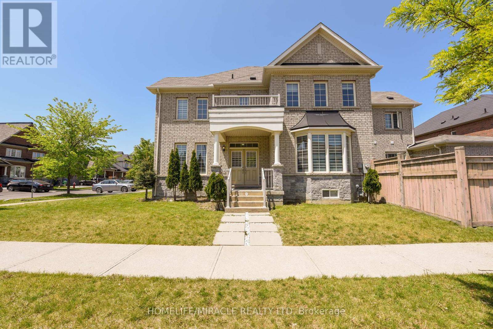 Brampton (sandringham-wellington), ON L6R0Z9,2 LORENZO CIRCLE