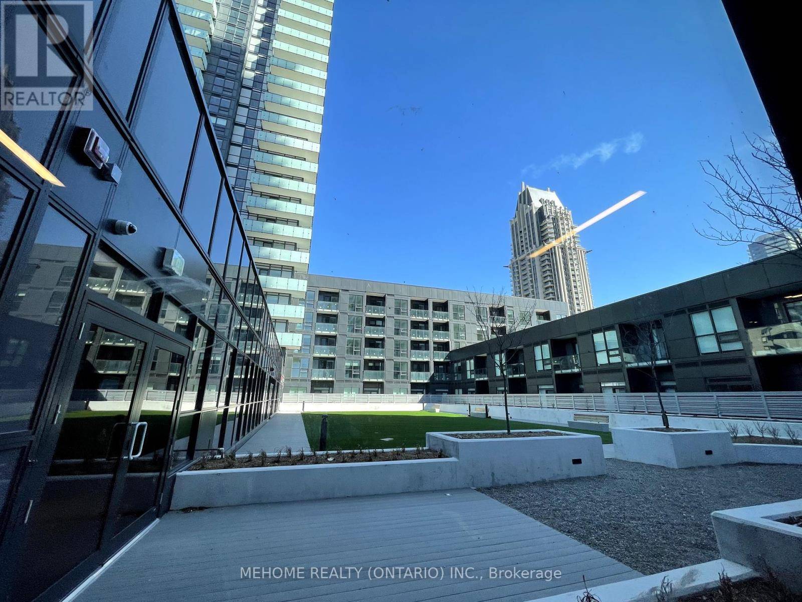 Mississauga (city Centre), ON L5B0L6,430 Square One DR #3411