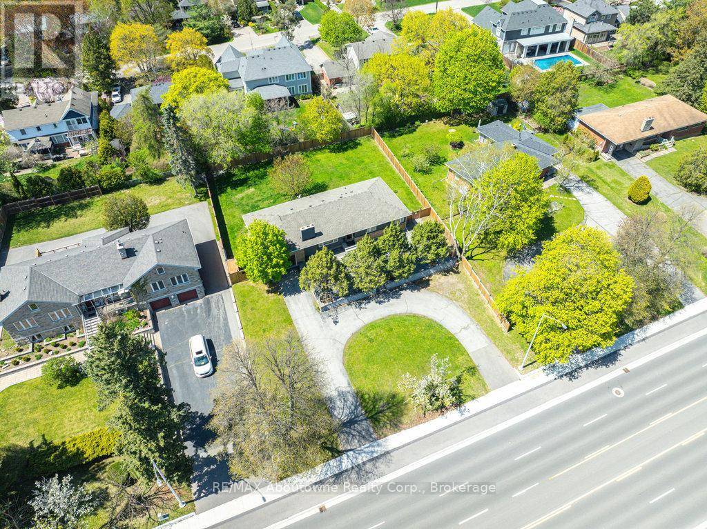 Burlington (bayview), ON L7T1G7,425 PLAINS ROAD W