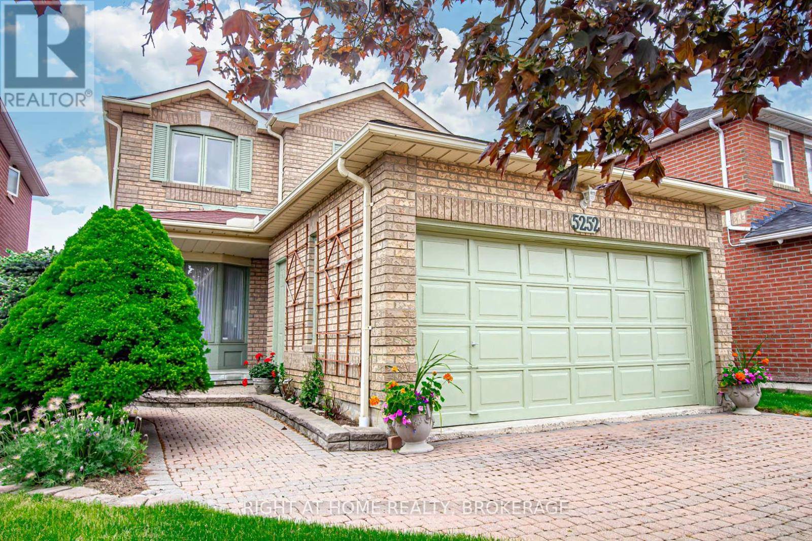 Mississauga (east Credit), ON L5V1V1,5252 WILLOWSIDE COURT