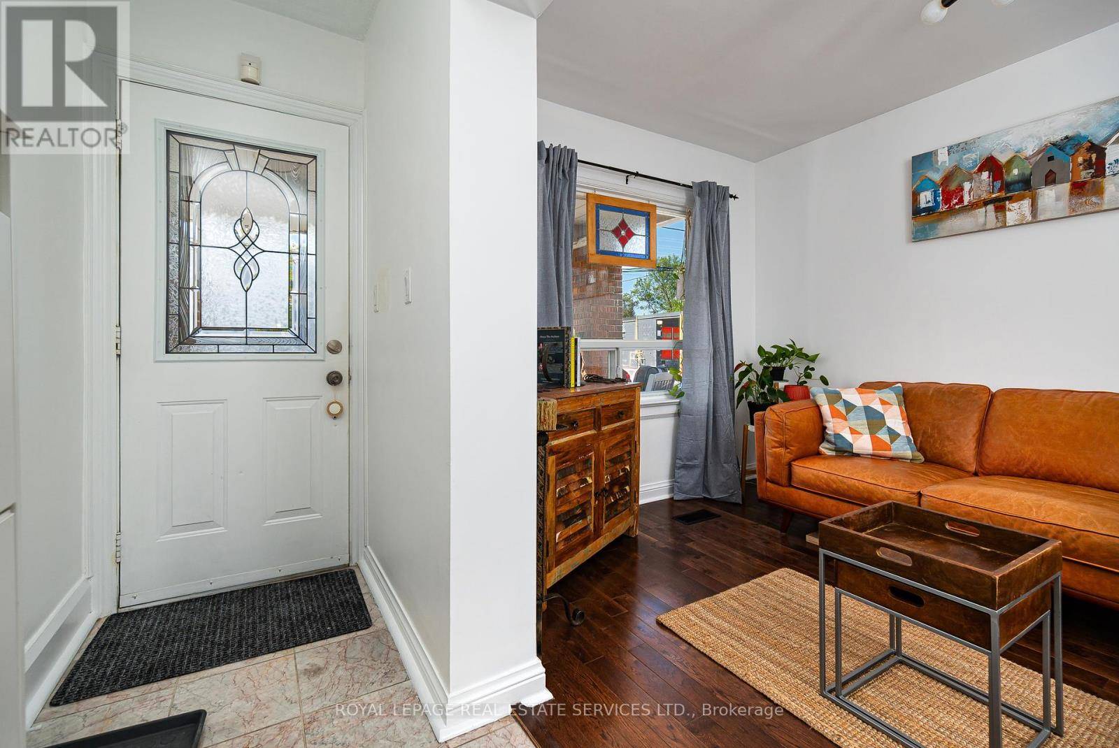 Toronto (briar Hill-belgravia), ON M6B1C4,1128 ROSELAWN AVENUE