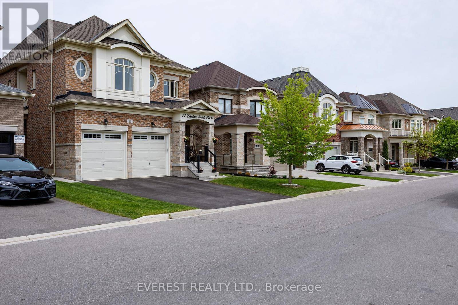 Brampton (bram West), ON L6Y6E9,17 ELYSIAN FIELD CIRCLE E