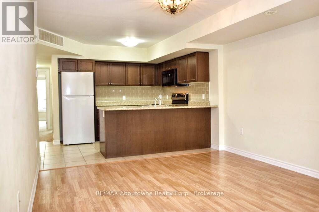 Oakville (wm Westmount), ON L6M0S3,2441 Greenwich DR #116