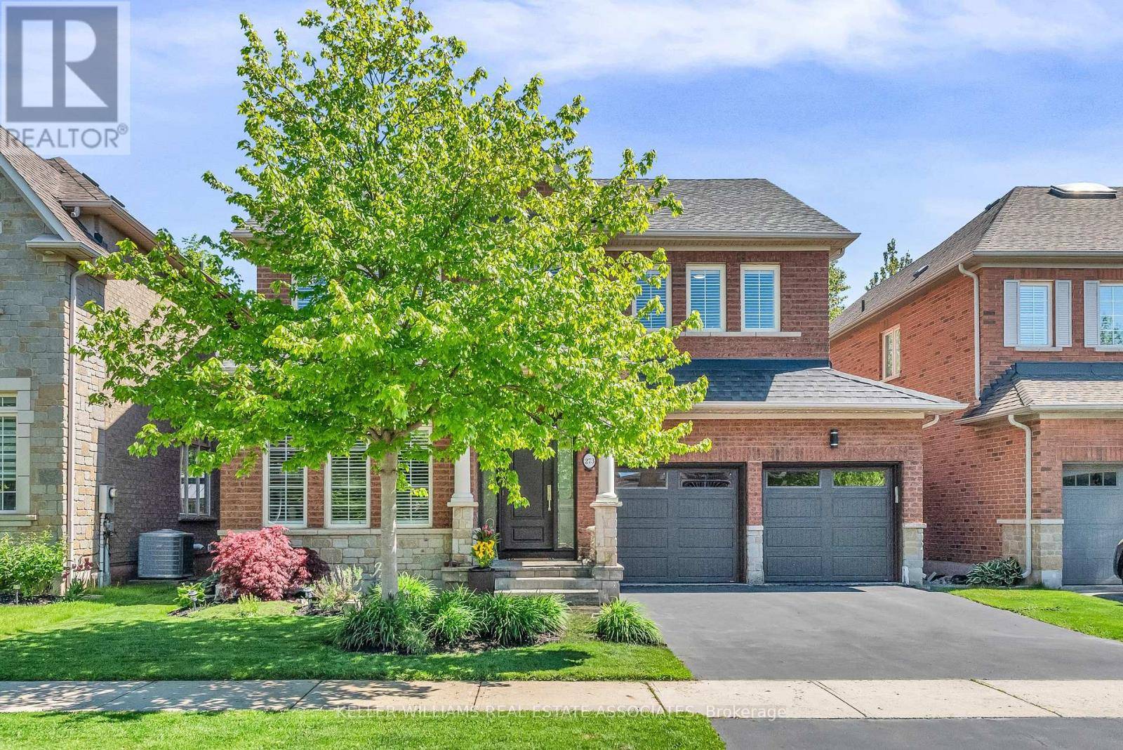 Oakville (br Bronte), ON L6L6X5,273 DUSKYWING WAY