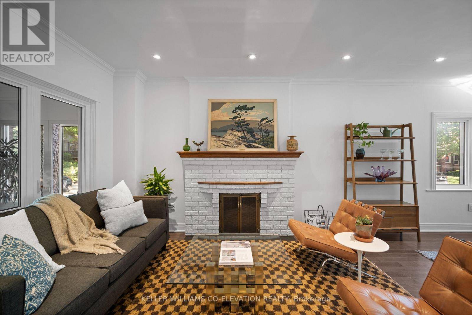 Toronto (runnymede-bloor West Village), ON M6S3X6,340 ARMADALE AVENUE