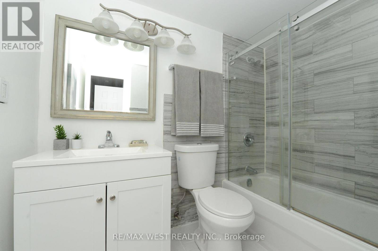 Toronto (york University Heights), ON M3J1K8,25 Four Winds DR #606